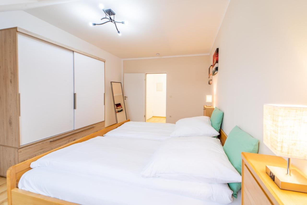 Moderne Dachgeschosswohnung - Parkplatz - Netflix Coburg Exterior photo